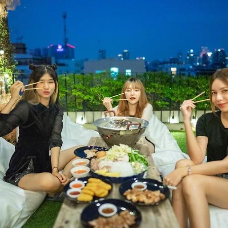 The Local Ari Vandrerhjem Bangkok Eksteriør bilde