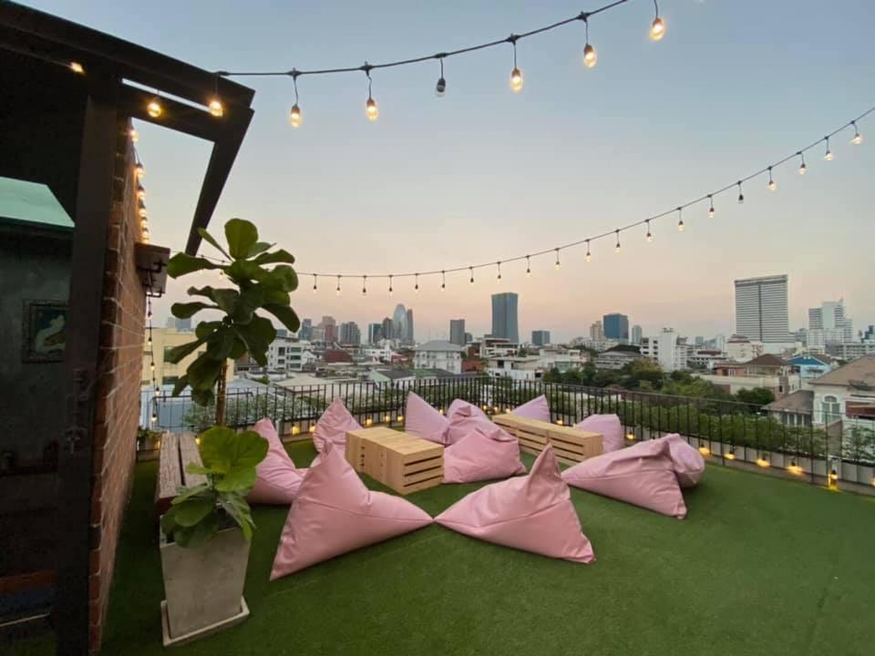 The Local Ari Vandrerhjem Bangkok Eksteriør bilde